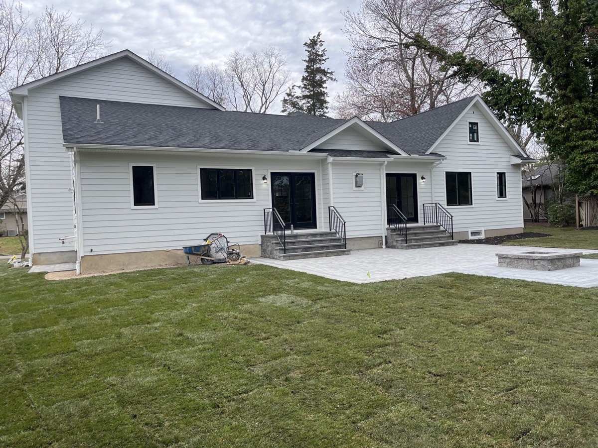 Hillsdale Modern — Backyard Patio & Fire Pit — Dadak LLC