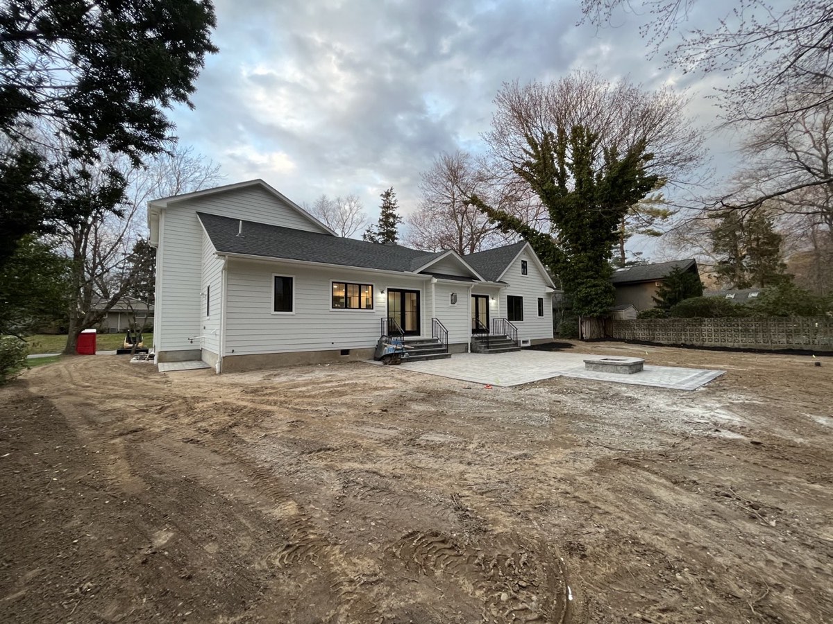 Hillsdale Modern — Backyard Wide View — Dadak LLC