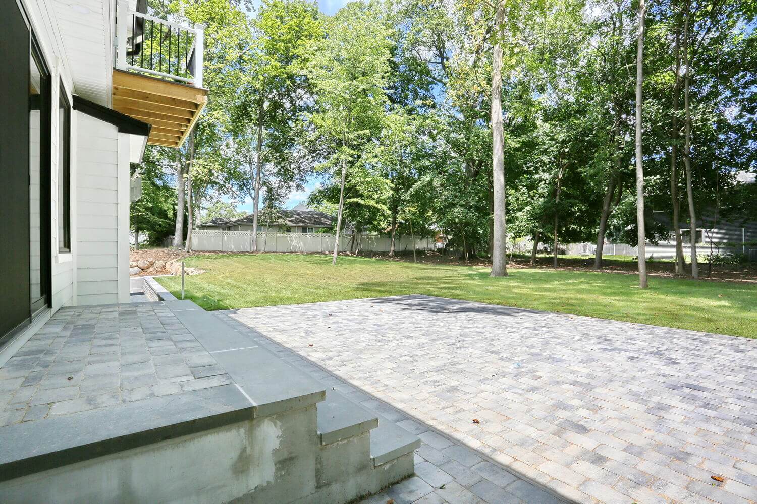 Montvale outdoor — Patio Steps Stone Detail — Dadak LLC