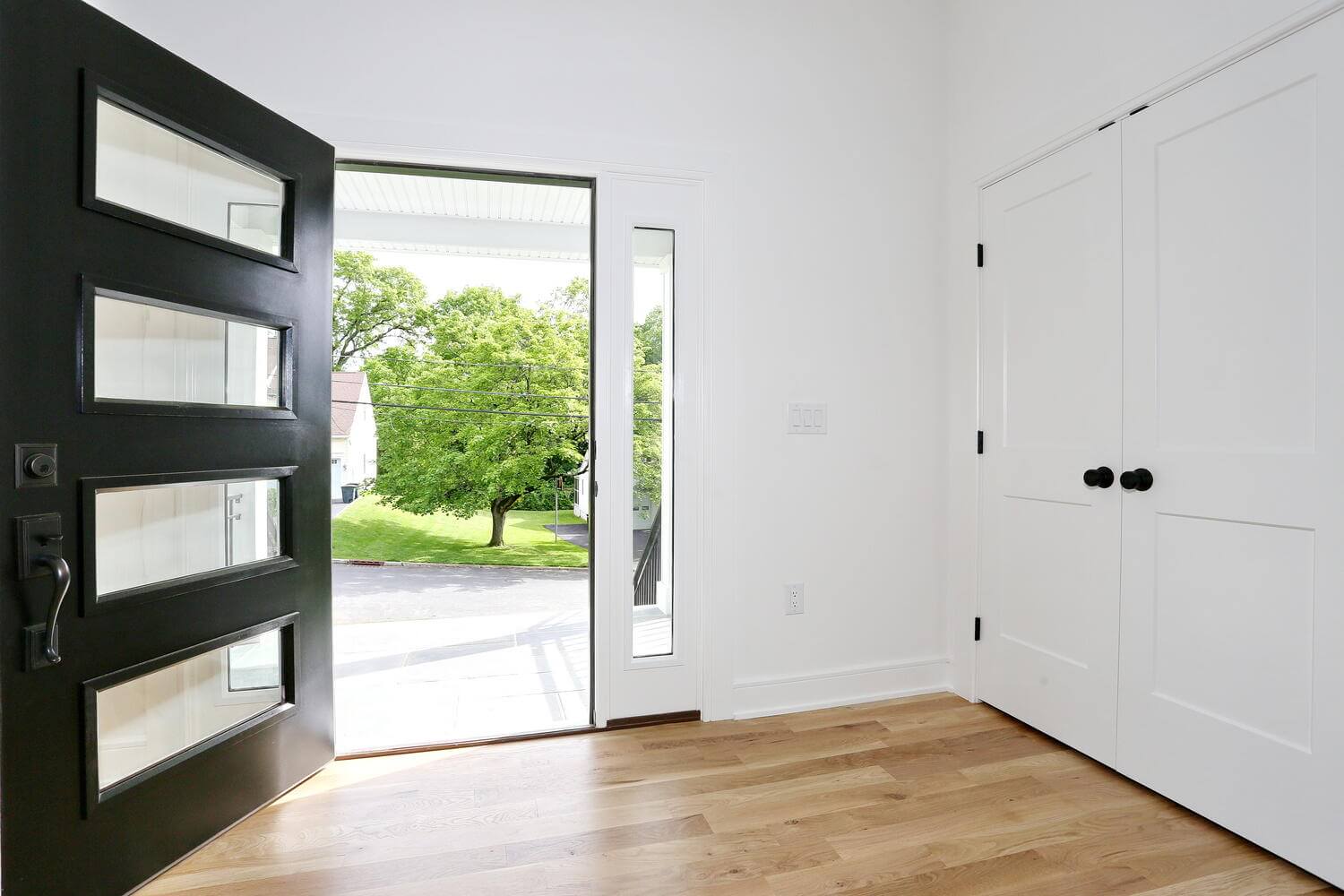 Custom home entryway built by Dadak LLC in Park Ridge NJ