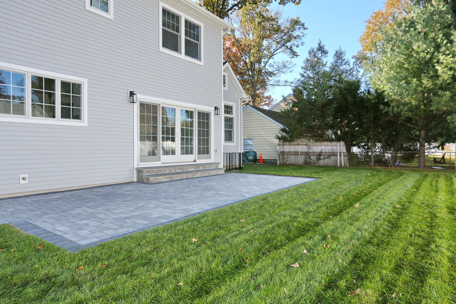 River Vale outdoor — Backyard Lawn — Dadak LLC