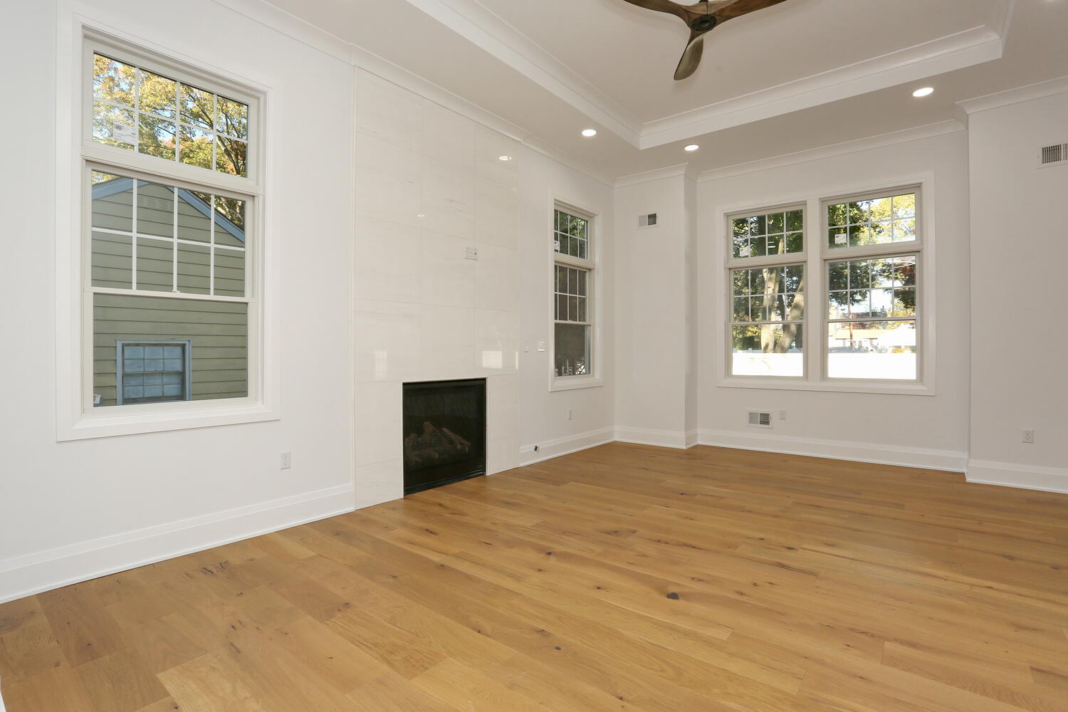 River Vale living space — Family Room Open Space — Dadak LLC