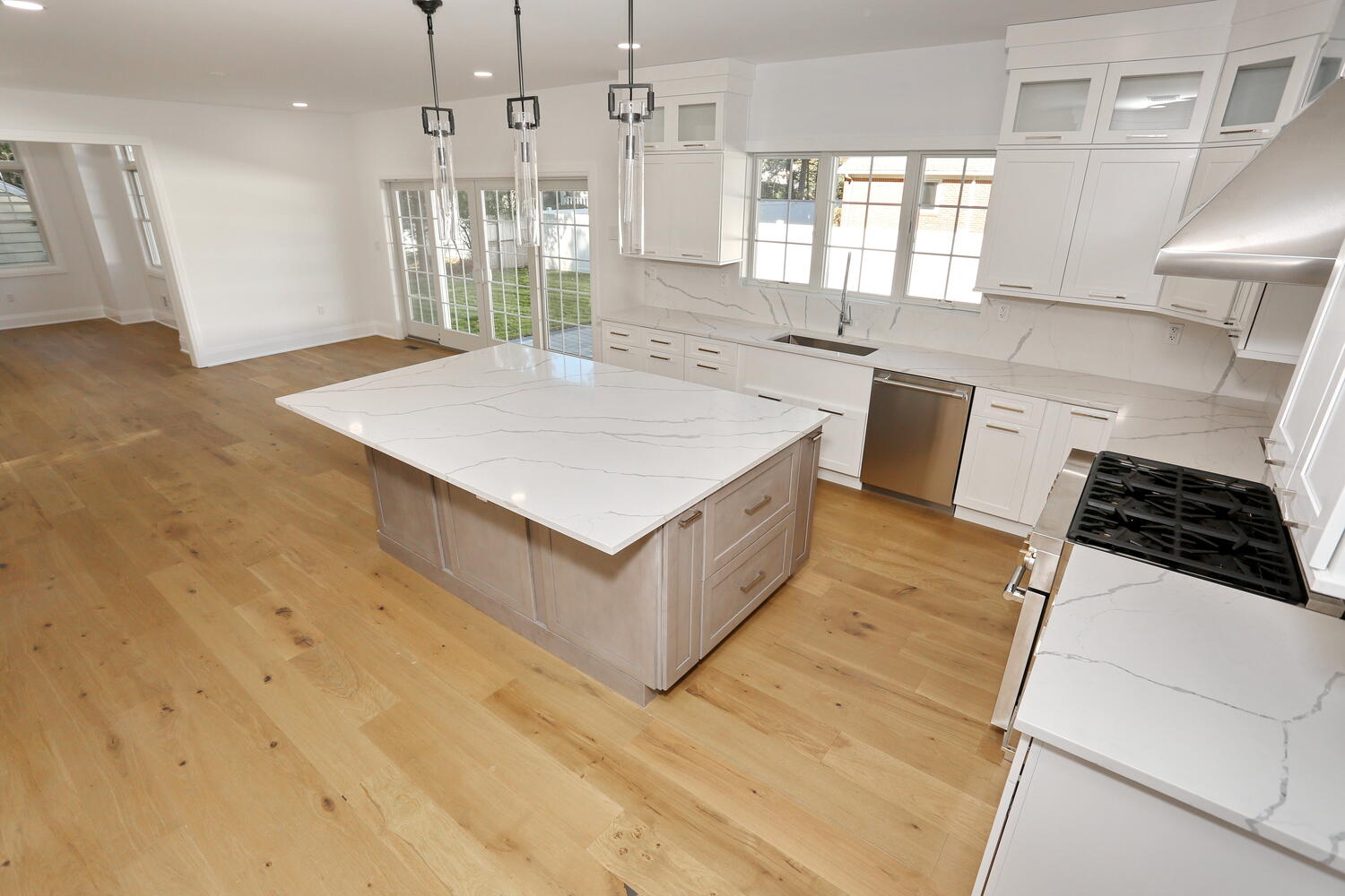 River Vale kitchen — Kitchen Storage Cabinets — Dadak LLC