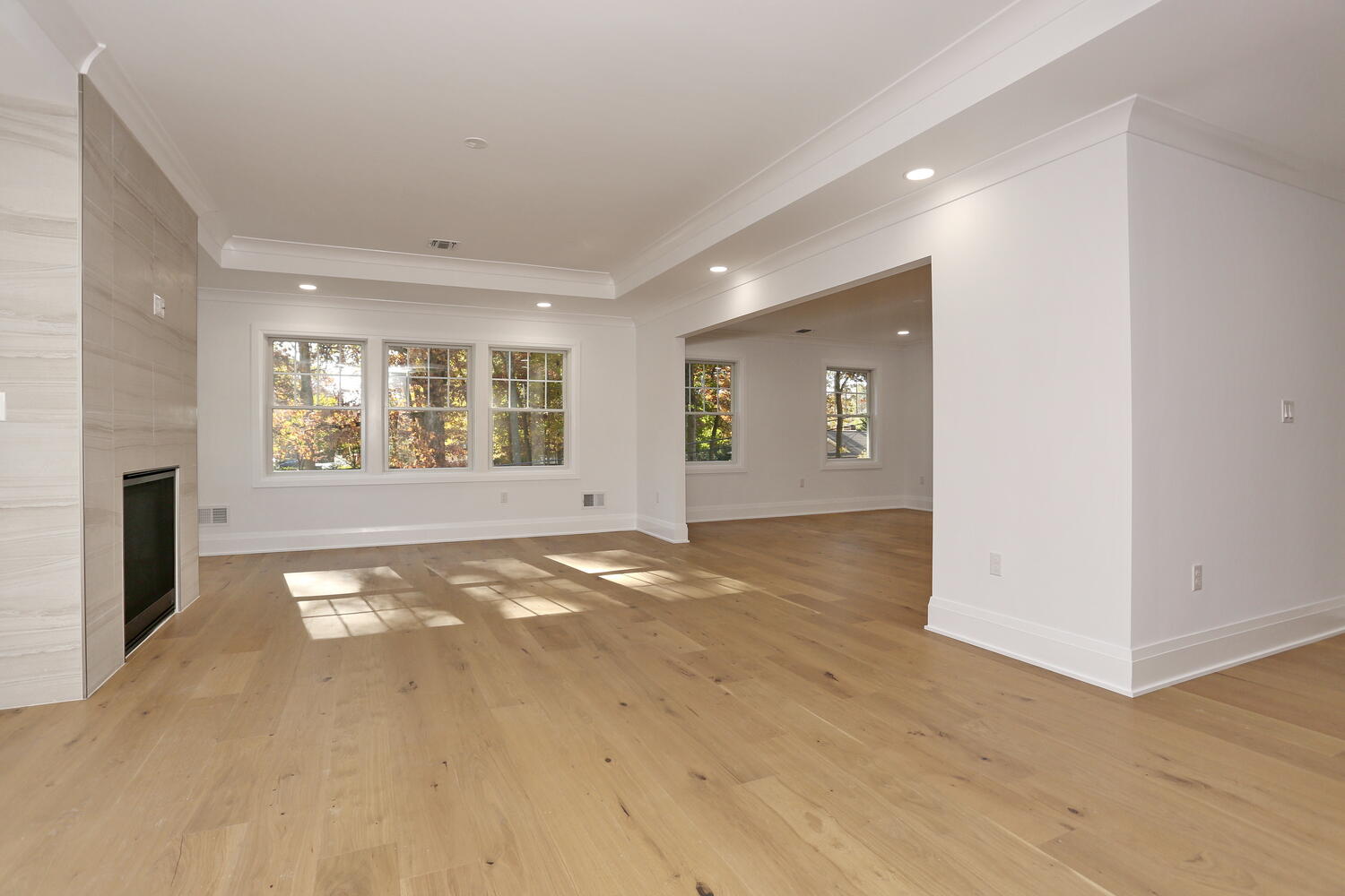River Vale primary suite — Primary Bedroom Entry — Dadak LLC