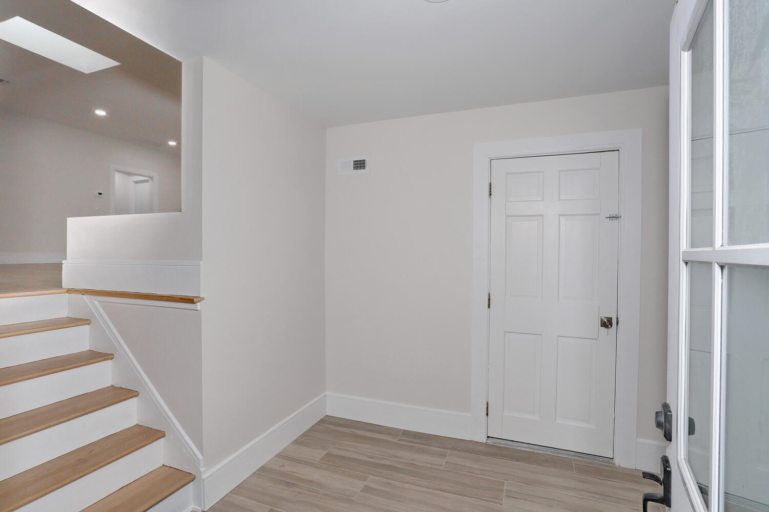 Woodcliff Lake — Entry Staircase Landing — Dadak LLC